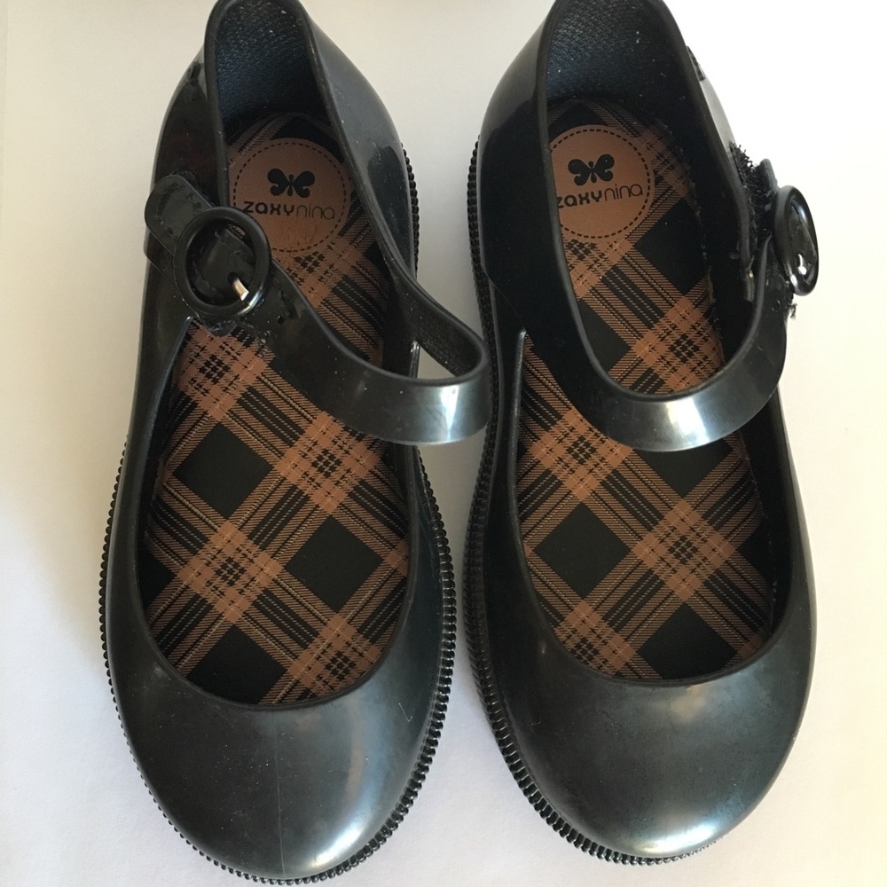 Girl black shoes